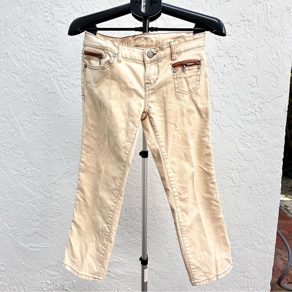Stylish Beige Women's Capris